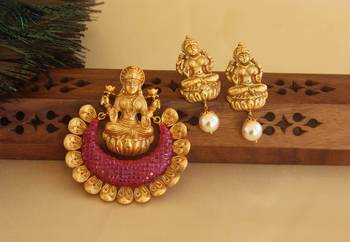 Matte finish temple ruby pendant set 1