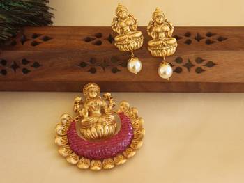 Matte finish temple ruby pendant set 2