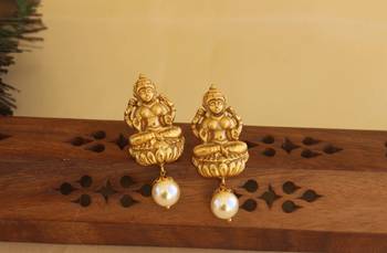Matte finish temple ruby pendant set 3