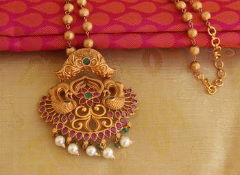Matte finish kempu peacock necklace 3