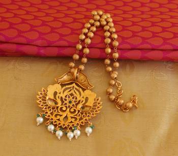 Matte finish kempu peacock necklace 5
