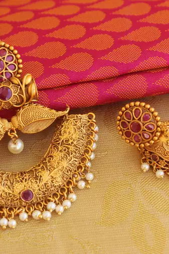 Matte finish  kempu necklace set