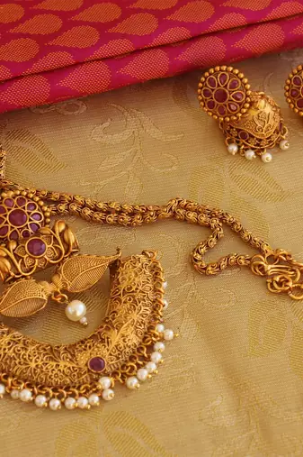 Matte finish  kempu necklace set