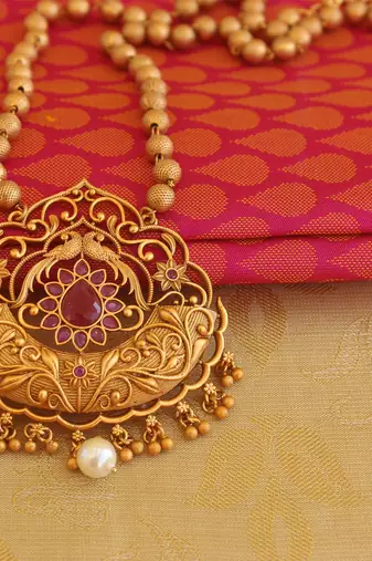 matte finish kempu necklace