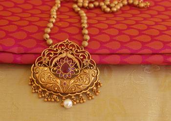 matte finish kempu necklace 5