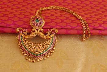 Kempu stone matte finish peacock necklace 1