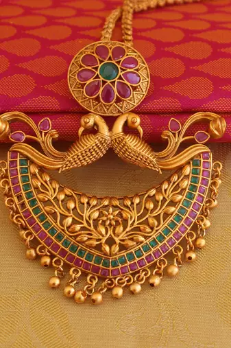 Kempu stone matte finish peacock necklace