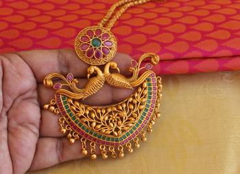 Kempu stone matte finish peacock necklace 3