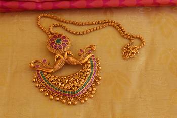 Kempu stone matte finish peacock necklace 4