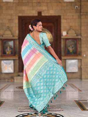 Soft silk blend saree with zari weaving meenakari design all over saree 3