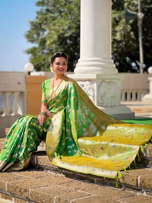 Soft banarasi silk blend saree with zari weaving meenakari design 4