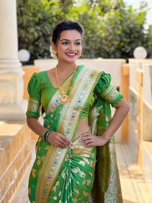 Soft banarasi silk blend saree with zari weaving meenakari design 5