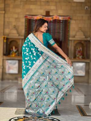 Soft banarasi silk blend saree with zari weaving meenakari design 4