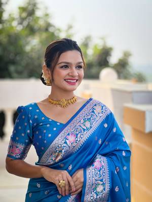 Soft banarasi silk blend saree with zari weaving meenakari design 5