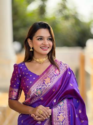 Soft banarasi silk blend saree with zari weaving meenakari design 5