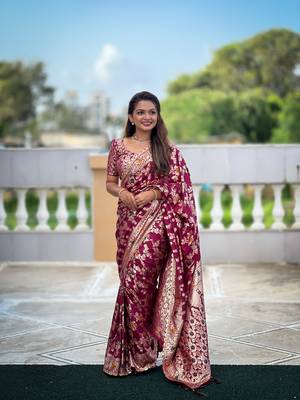 Soft dolla silk blend saree with zari weaving meenakari design 1