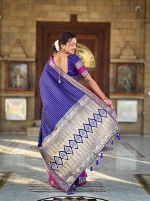 Soft silk blend saree with zari weaving chex design all over saree 3