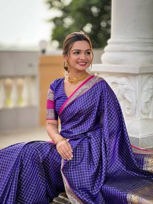 Soft silk blend saree with zari weaving chex design all over saree 5