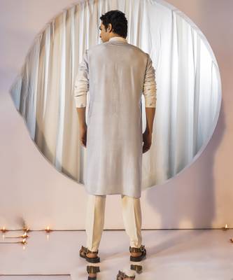 Cloudy coral kurta set 3