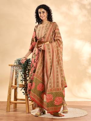  peach floral print sequins work anarkali kurta and trouser with dupatta set 3