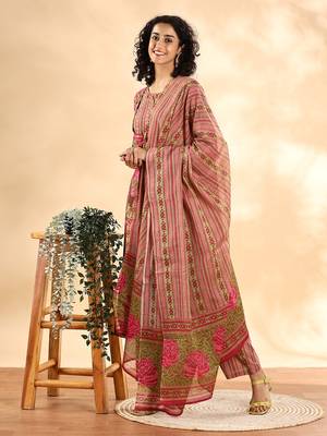  pink floral print sequins work anarkali kurta and trouser with dupatta set 3