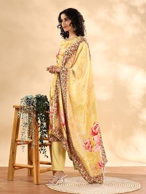  yellow silk crepe sequins work straight kurta dupatta pant set 2