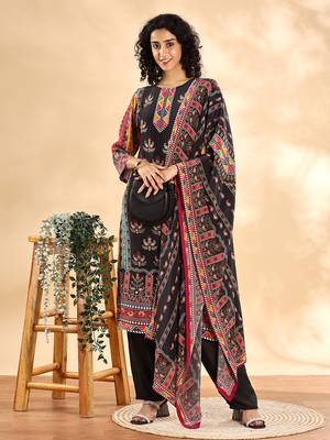 black silk crepe cutdana work straight kurta dupatta pant set 1