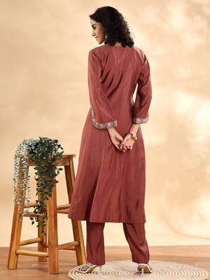 mauve silk embroidered angrakha kurta pant set with organza dupatta set 3