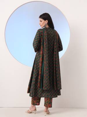  green floral a-line sequins work kurta and trouser with dupatta set 3