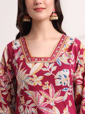  purple floral print a-line kurta trouser and dupatta set 3