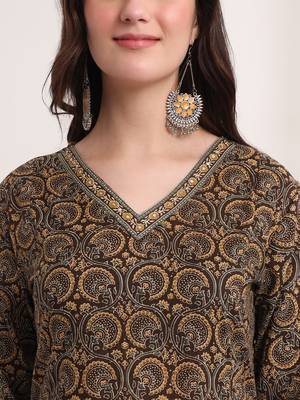  brown printed a-line kurta palazzo and dupatta set 4