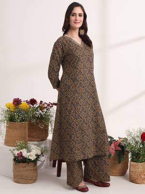  brown printed a-line kurta palazzo and dupatta set 5