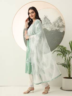  green floral printed straight kurta trouser dupatta set 2