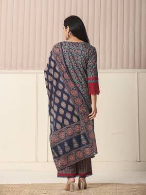  blue cotton floral print kurta dupatta set with lace detailing 3