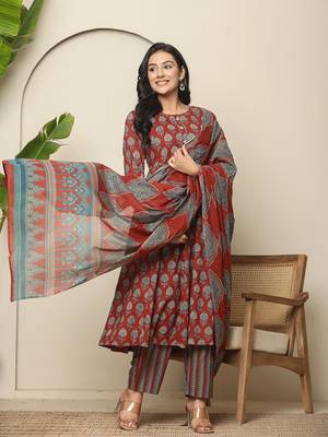  red pure cotton maternity kurta set with dupatta 2