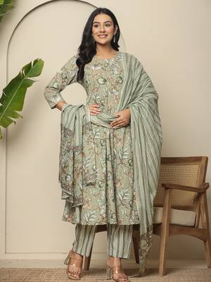green  pure cotton  maternity kurta set with pant & dupatta 1