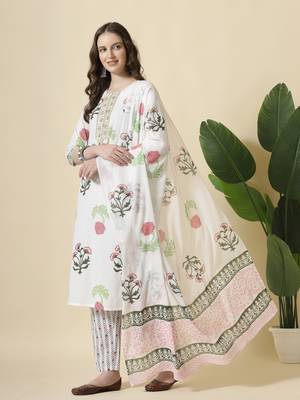  white floral print cotton show button on yoke kurta set with pant & dupatta 1