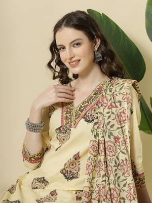  cream cotton cutdana work kurta set with pant & dupatta 5