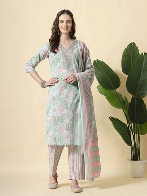  green pure cotton floral print,thread work kurta set with pant & dupatta 1