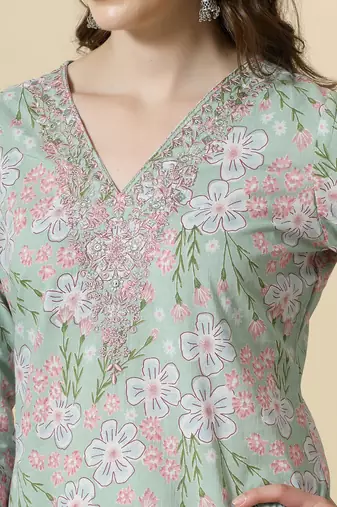  green pure cotton floral print,thread work kurta set with pant & dupatta