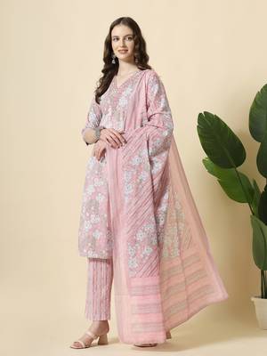  pink pure cotton floral print,thread work kurta set with pant & dupatta 2