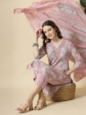  pink pure cotton floral print,thread work kurta set with pant & dupatta 5