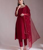  maroon embroidered kurta with pant and dupatta comes with cotton lining