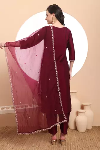  burgundy embroidered kurta with pant and dupatta comes with cotton lining