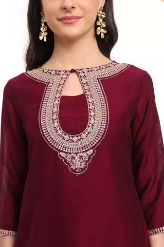  burgundy embroidered kurta with pant and dupatta comes with cotton lining