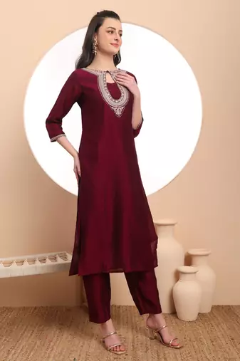  burgundy embroidered kurta with pant and dupatta comes with cotton lining