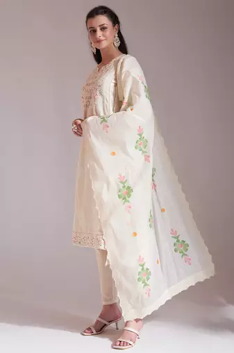  off-white handloom cotton thread work kurta dupatta pant set