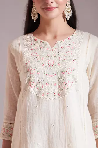  off-white handloom cotton thread work kurta dupatta pant set
