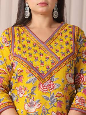 yellow floral print cotton cutdana work plus size kurta set with pant & dupatta 4