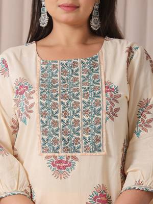yelloe floral print cotton sequins work plus size kurta set with pant & dupatta 4